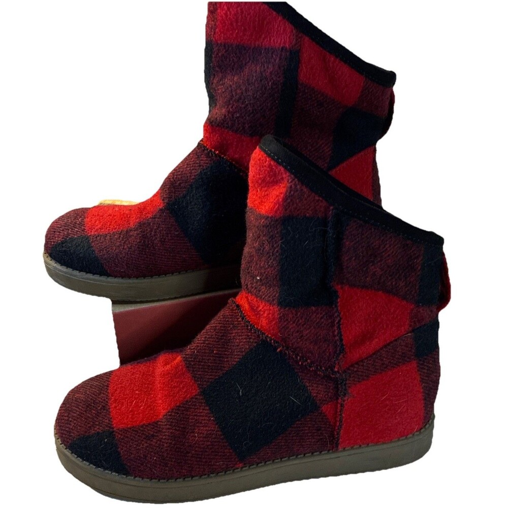 Indigo Rd. Ashley Women’s Size 6M Faux Fur Red Buffalo Plaid Booties